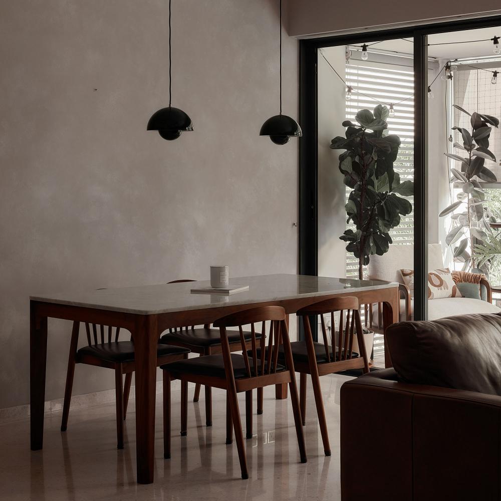 Contemporary Dining Room with Dining Table and Dining Chairs