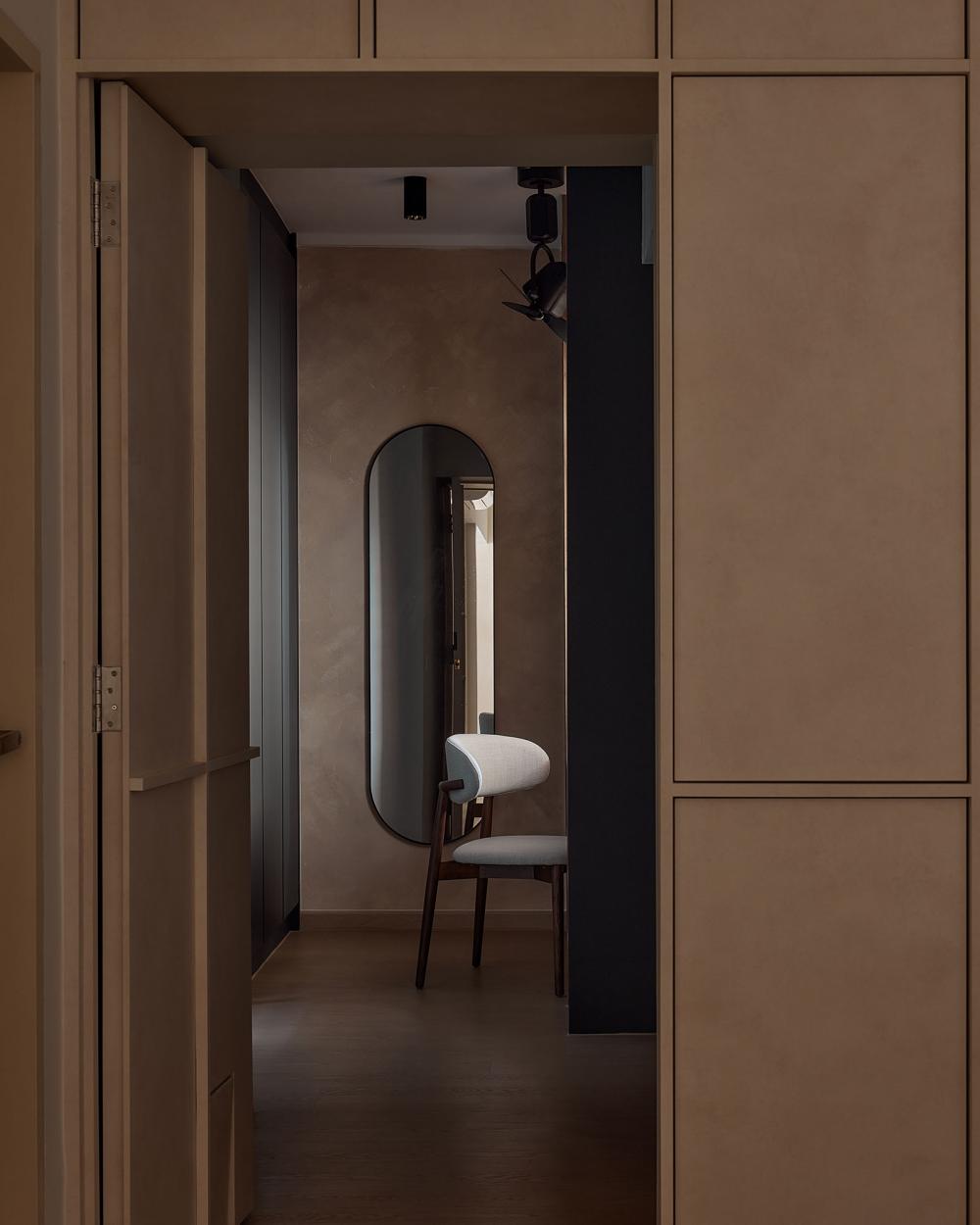 Contemporary Bedroom with Vinyl Flooring and Wardrobe