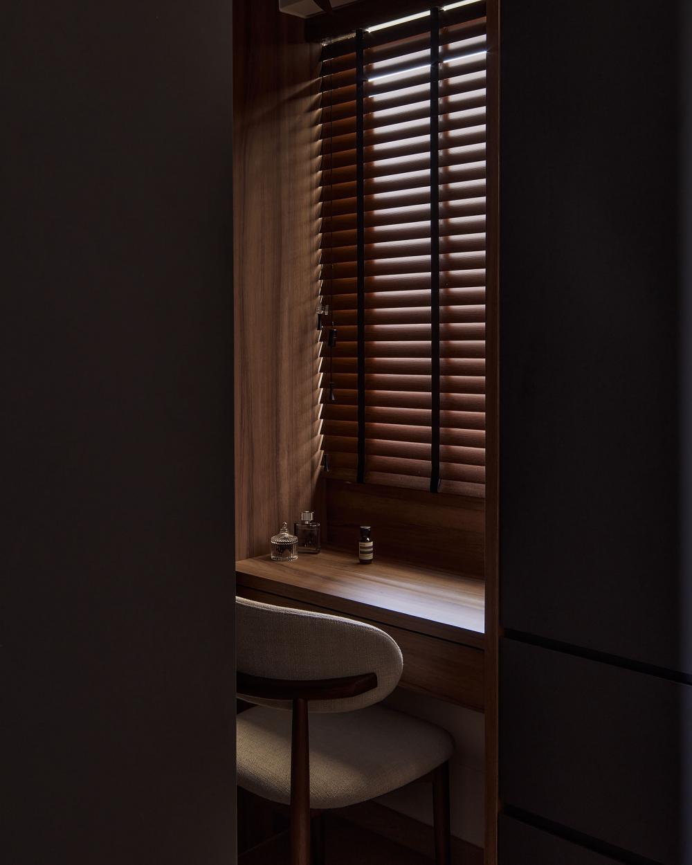 Contemporary Bedroom with Vinyl Flooring and Wardrobe
