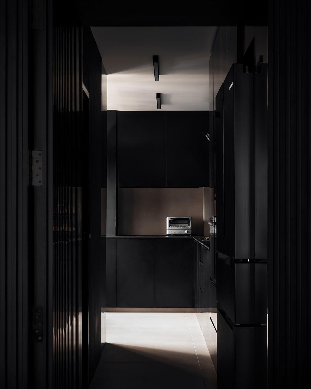 Contemporary Kitchen with Countertop and Homogeneous Tiles