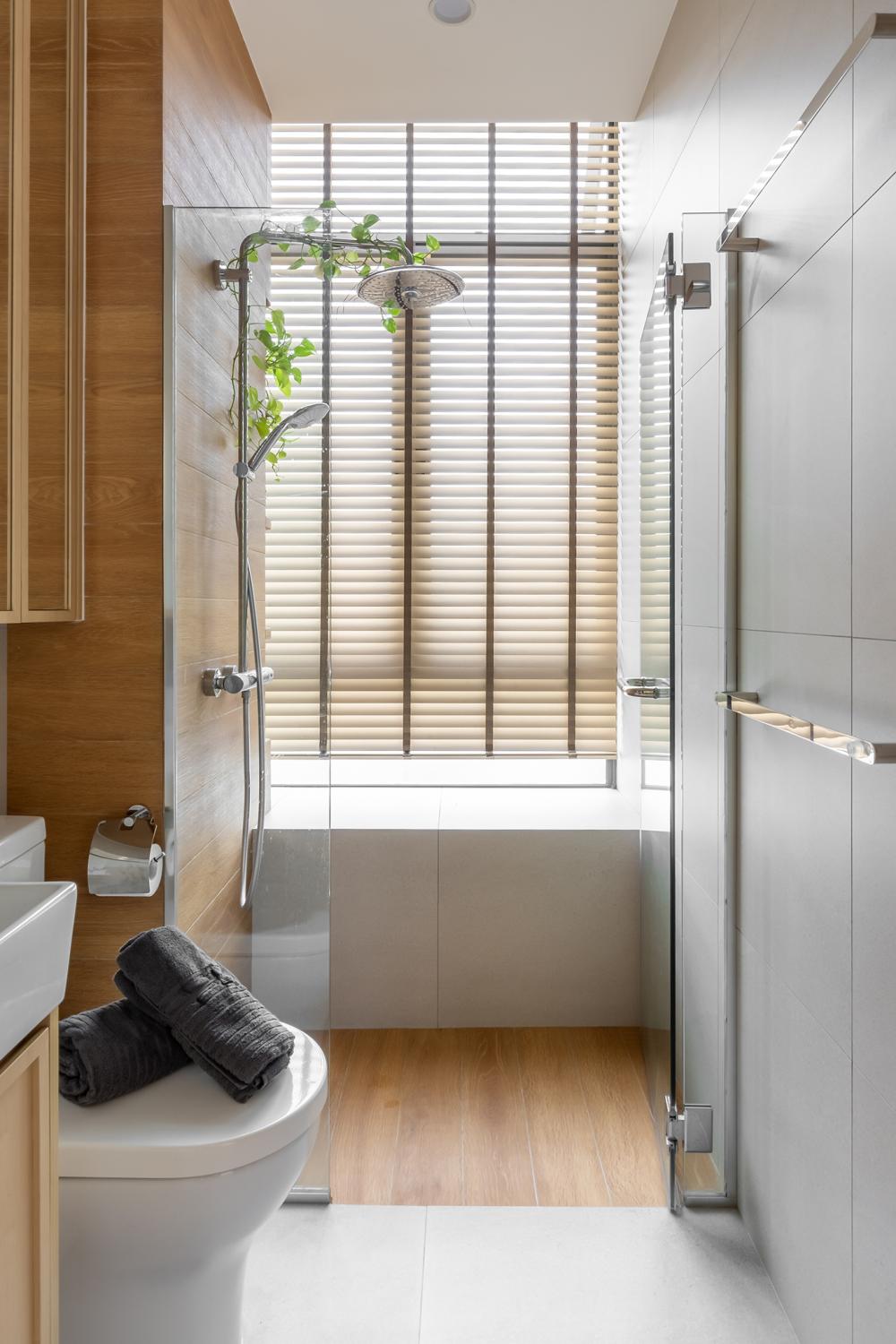 Modern Bathroom with Mirror and Shower Screen
