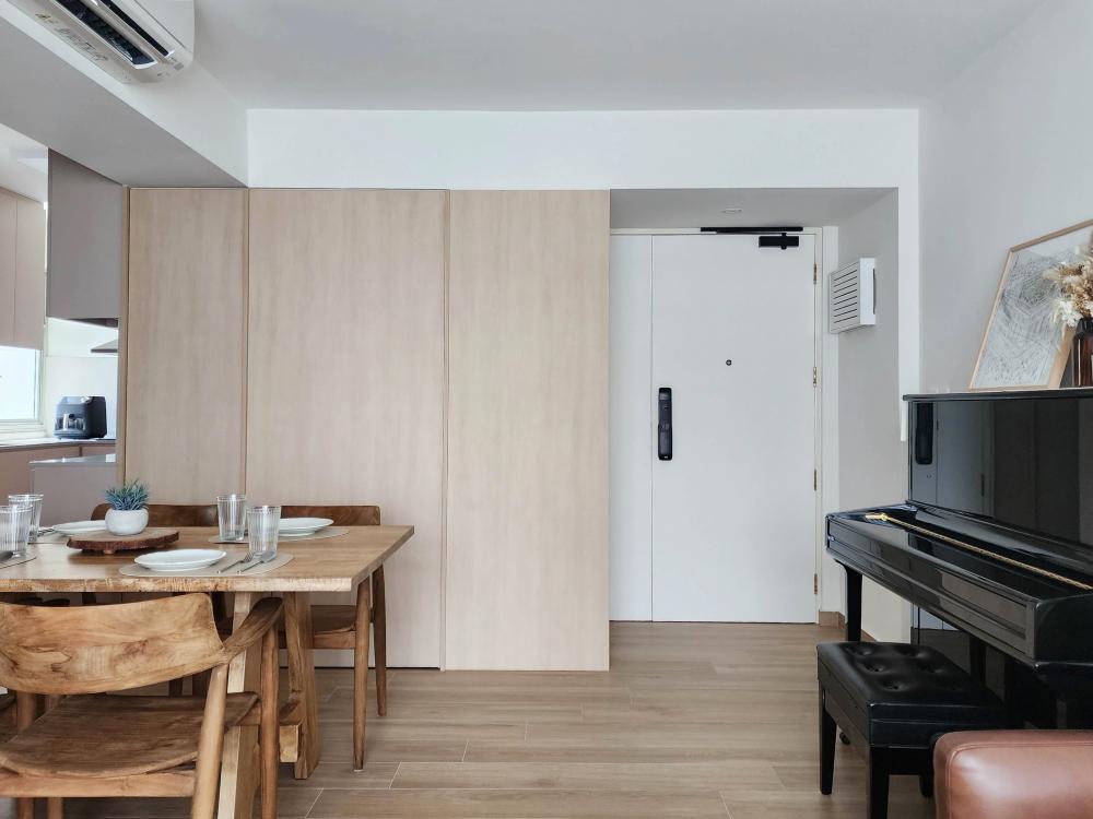 Modern Dining Room with Dining Table and Console Table
