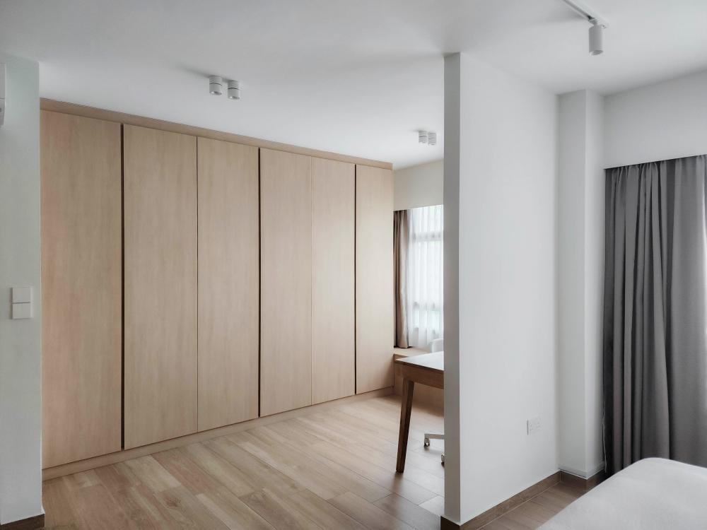 Modern Bedroom with Wardrobe and Closet