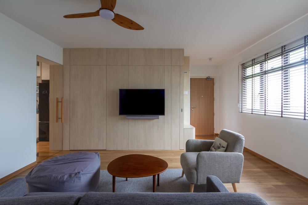 Asian Living Room with Vinyl Flooring and Homogeneous Tiles
