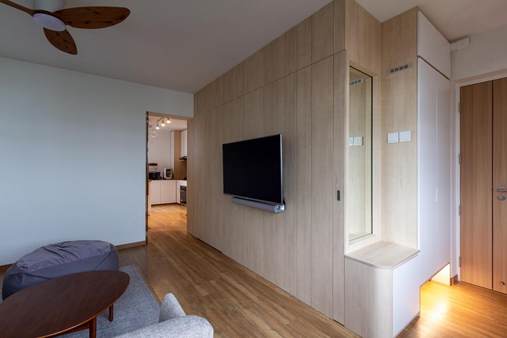 Asian Living Room with Vinyl Flooring and Homogeneous Tiles