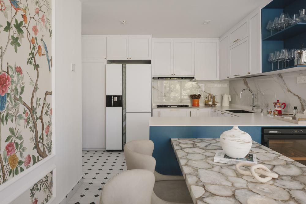 Contemporary Kitchen with Kitchen Island and Open Kitchen