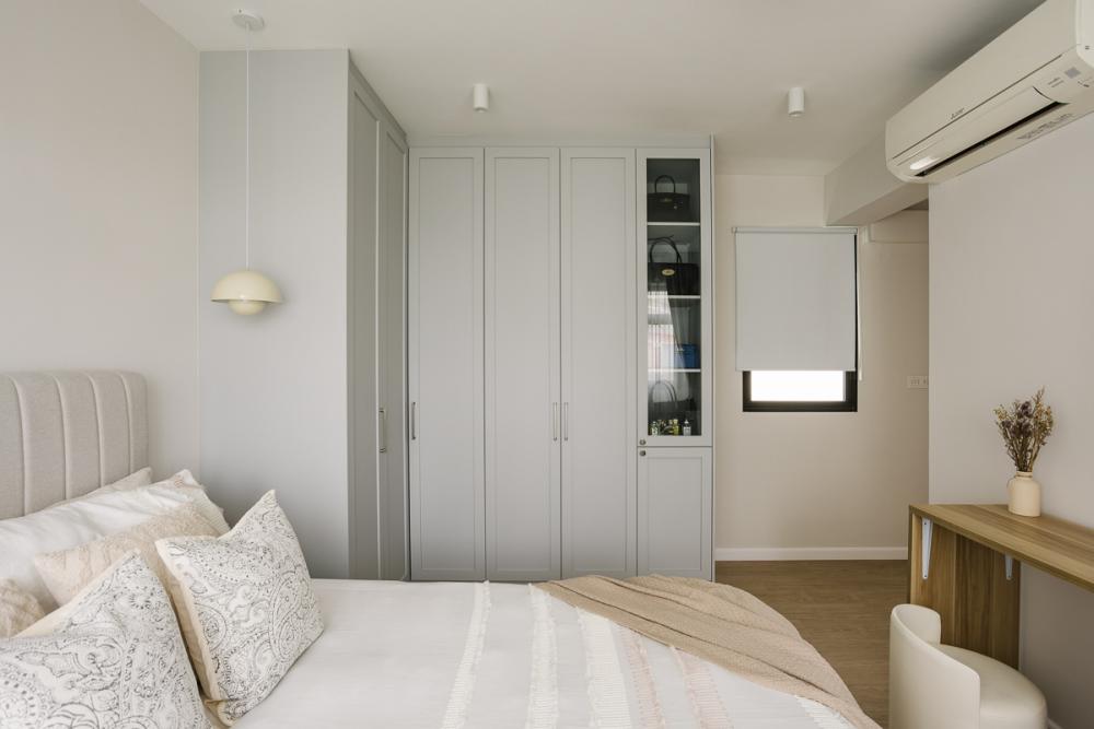 Modern Bedroom with Wood Flooring and Drop Light