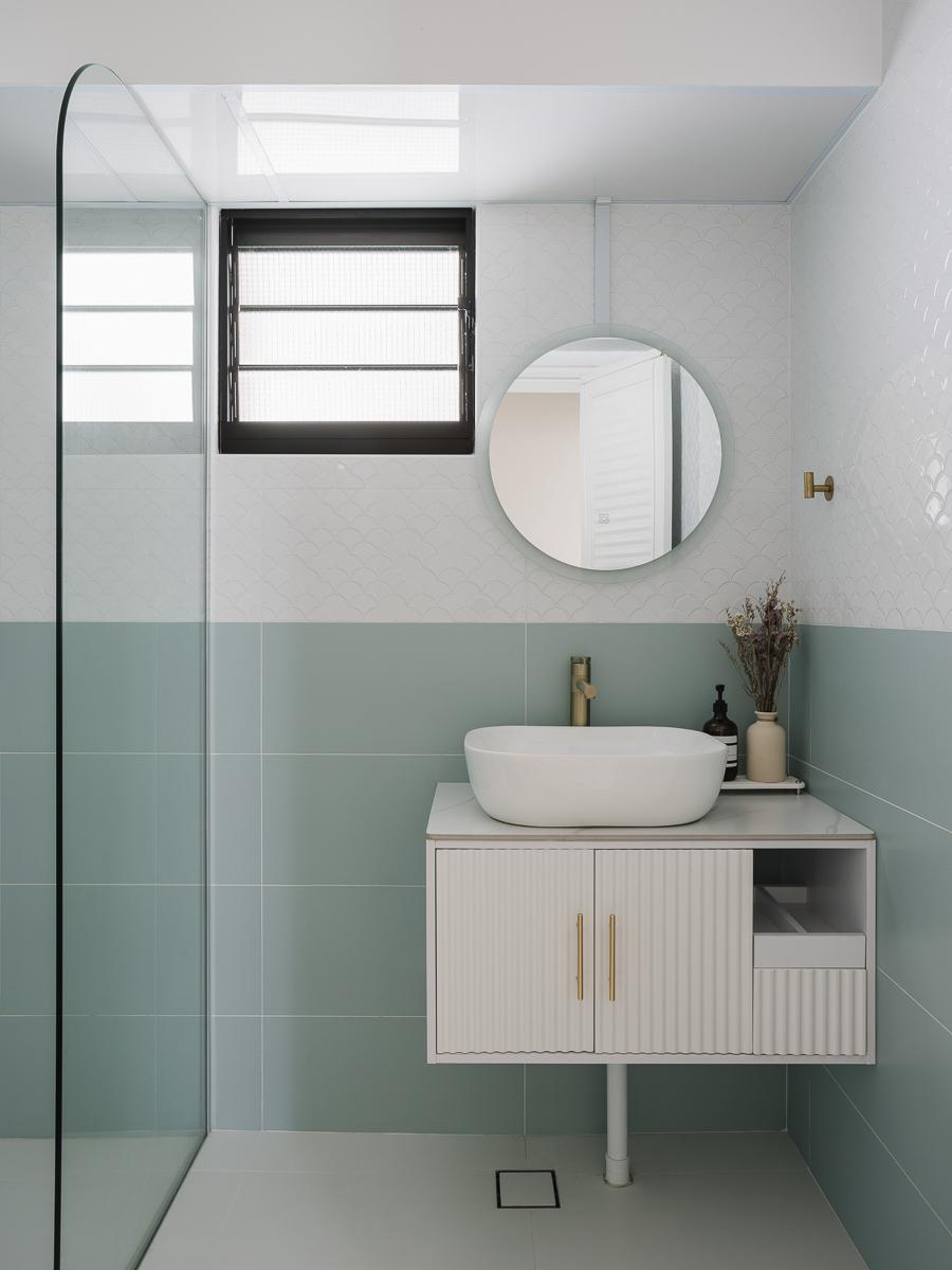 Modern Bathroom with Shower Screen and Bathroom Storage