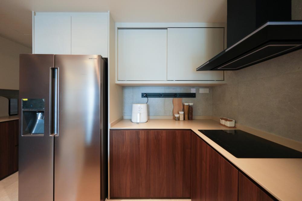 Contemporary Kitchen with Kitchen Island and Cupboard