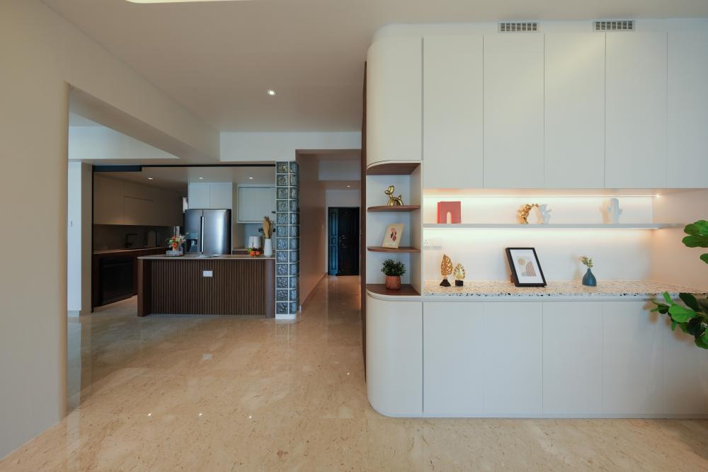 Contemporary Entryway with Shoe Rack and Small Storage