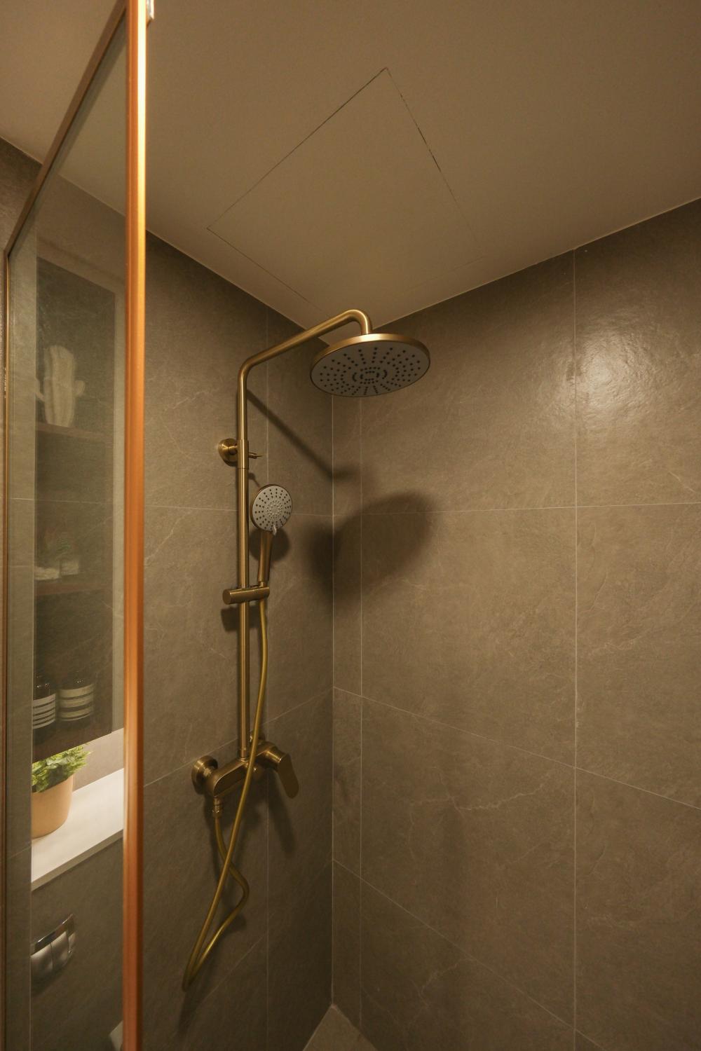 Modern Bathroom with Showers and Flooring