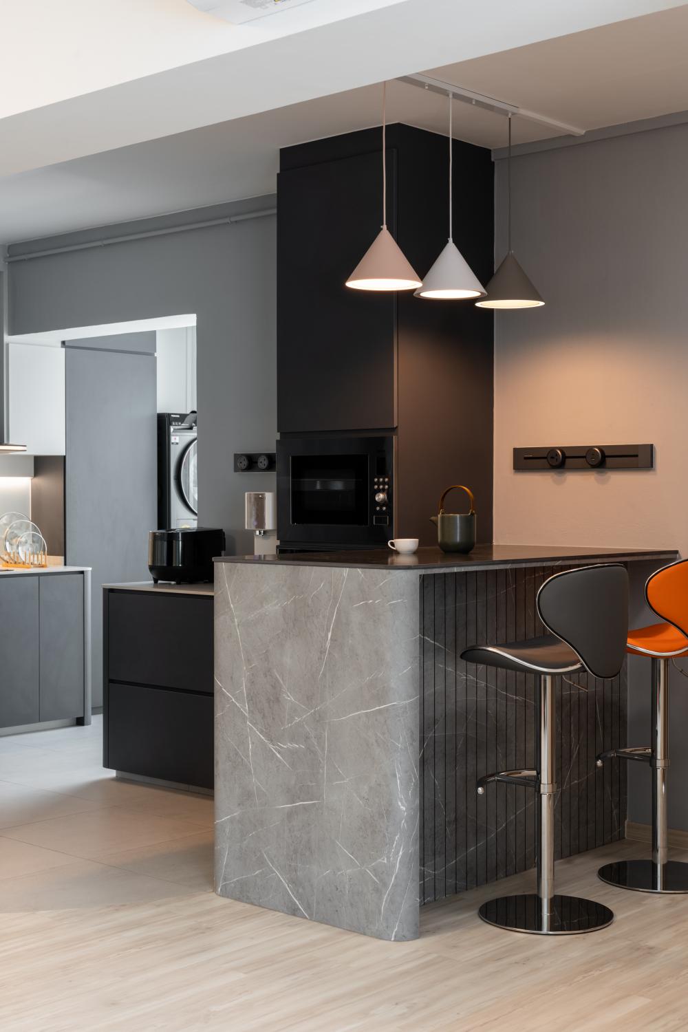 Contemporary Kitchen with Vinyl Flooring and Kitchen Island