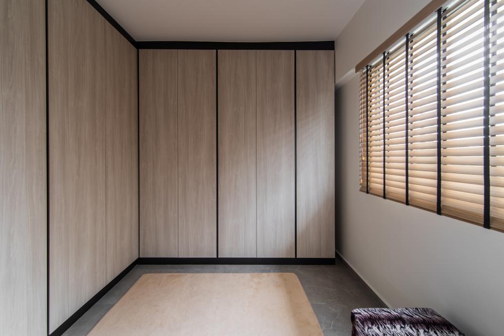 Scandinavian Walk-in Wardrobe with Wardrobe and Clothes Storage