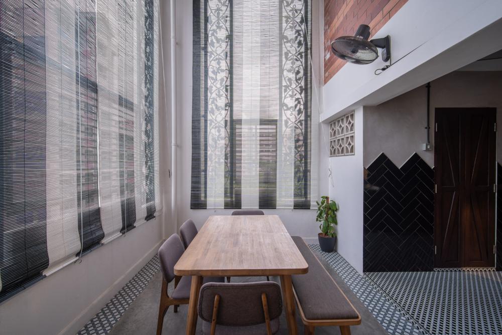 Industrial Dining Room with Dining Table and Dining Chairs