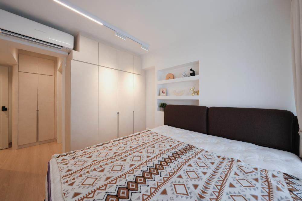 Minimalist Bedroom with Wardrobe and Closet
