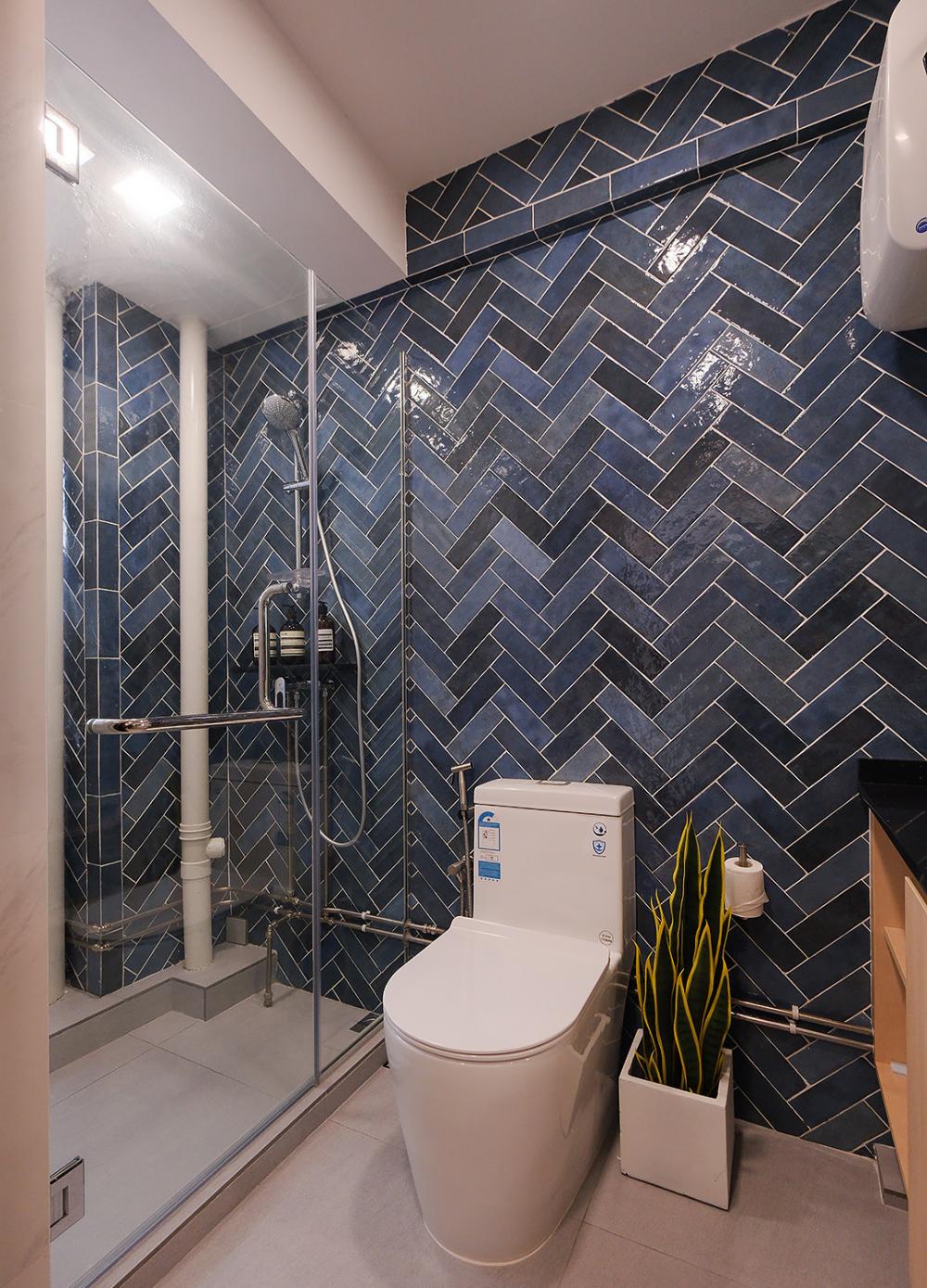 Scandinavian Bathroom with Homogeneous Tiles and Cement Floor