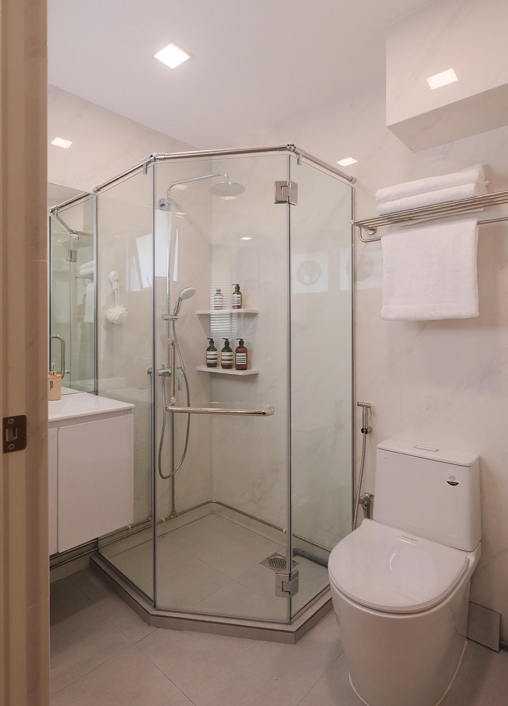 Scandinavian Bathroom with Cement Floor and Granite Floor
