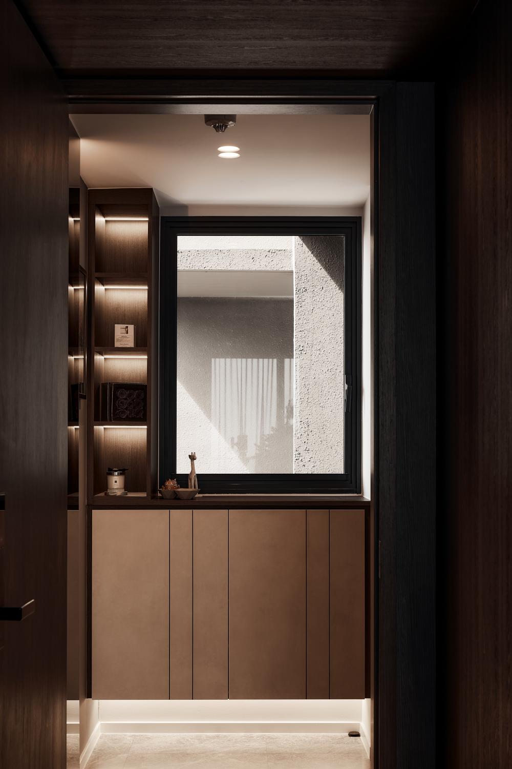 Modern Entryway with Mirror and Shoe Rack