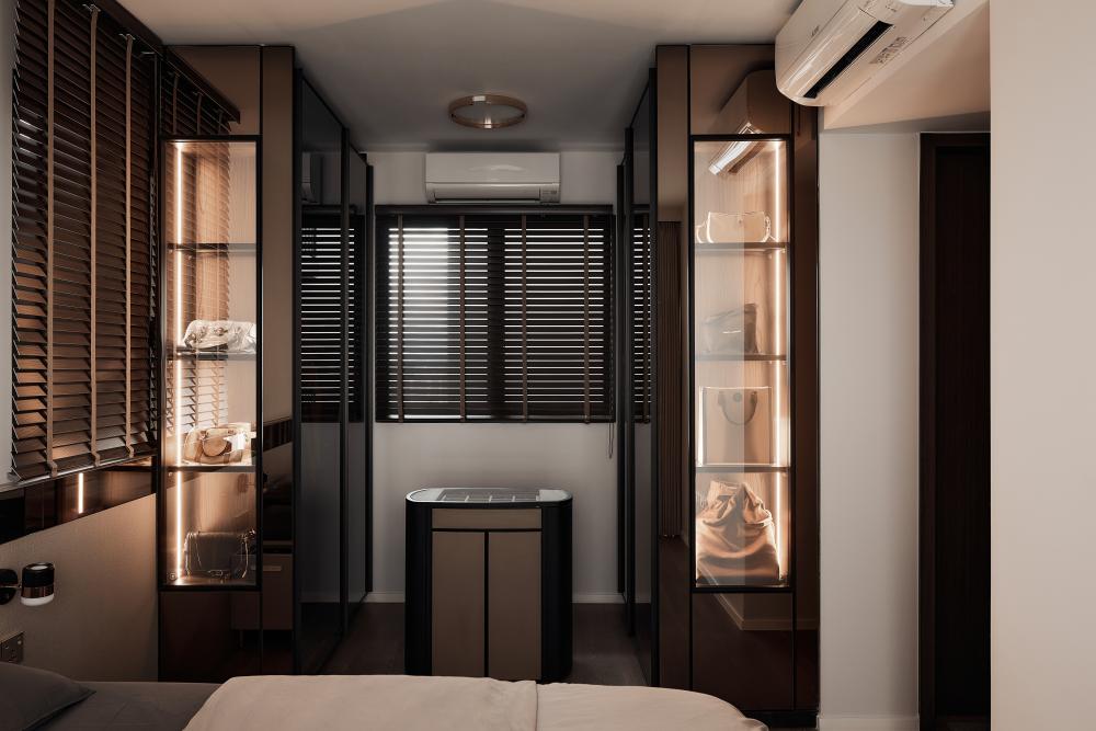 Modern Walk-in Wardrobe with Mirror and Wardrobe