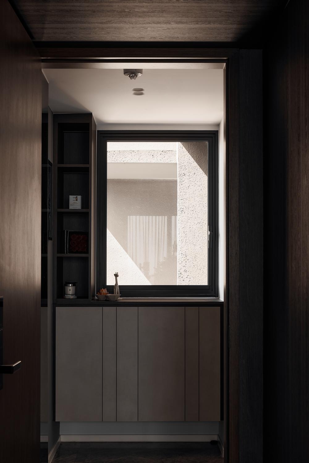 Modern Entryway with Mirror and Shoe Rack
