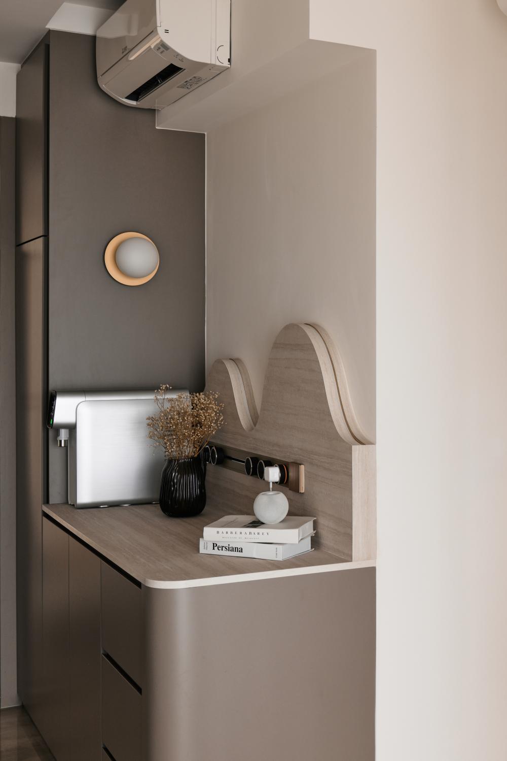 Modern Pantry with Kitchen Island and Drinkware