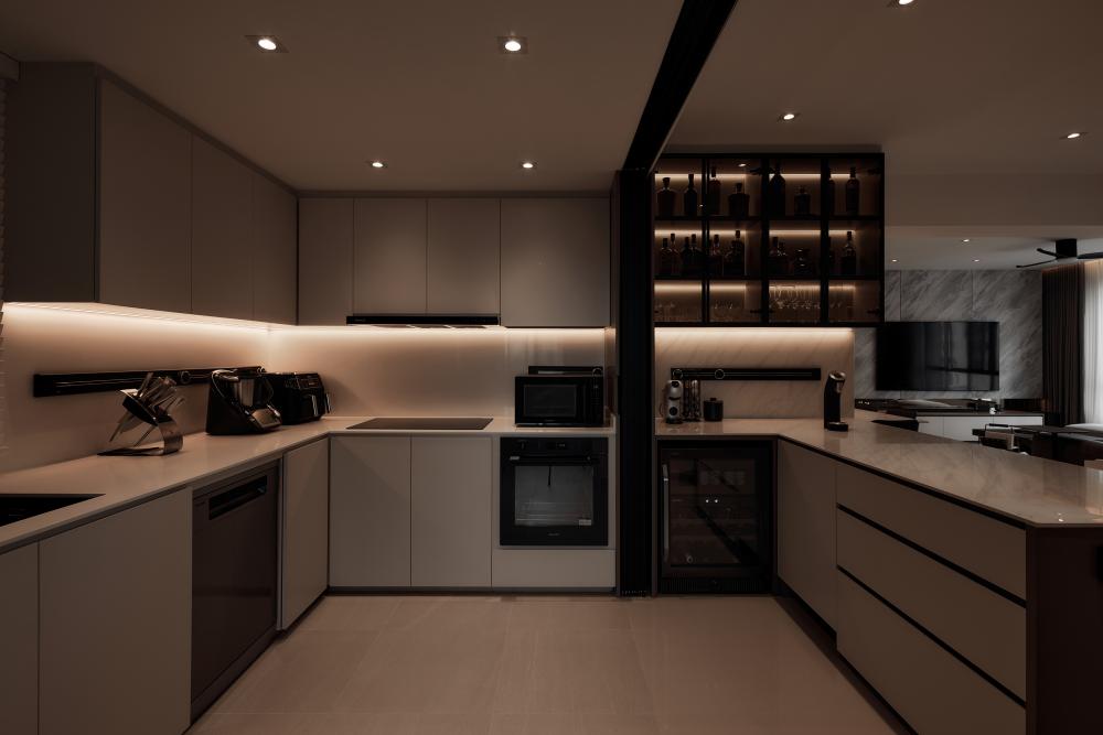 Contemporary Kitchen with Kitchen Island and Open Kitchen