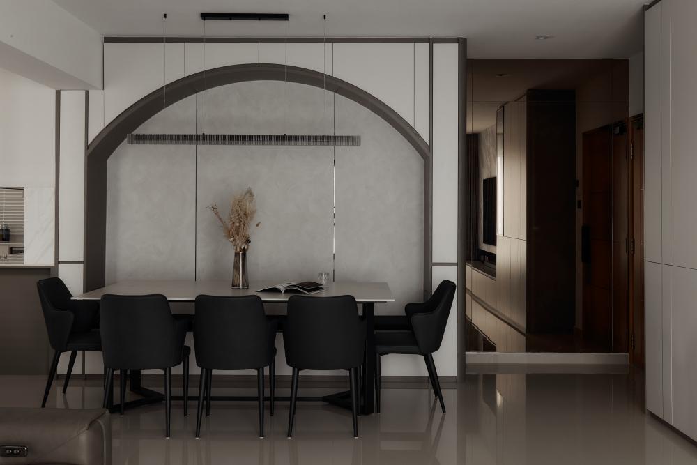 Contemporary Dining Room with Mirror and Dining Table