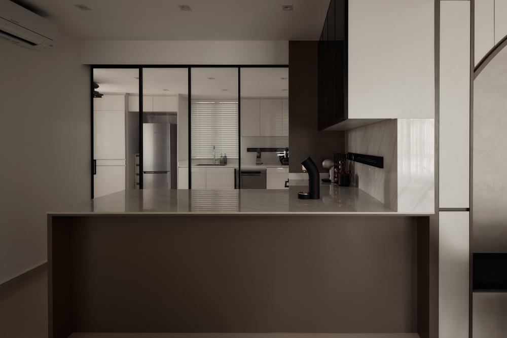 Contemporary Kitchen with Countertop and Kitchen Island