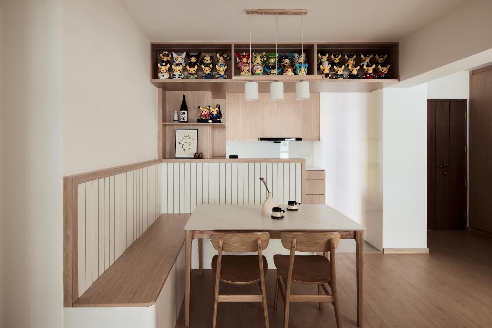 Minimalist Dining Room with Dining Table and Dining Chairs