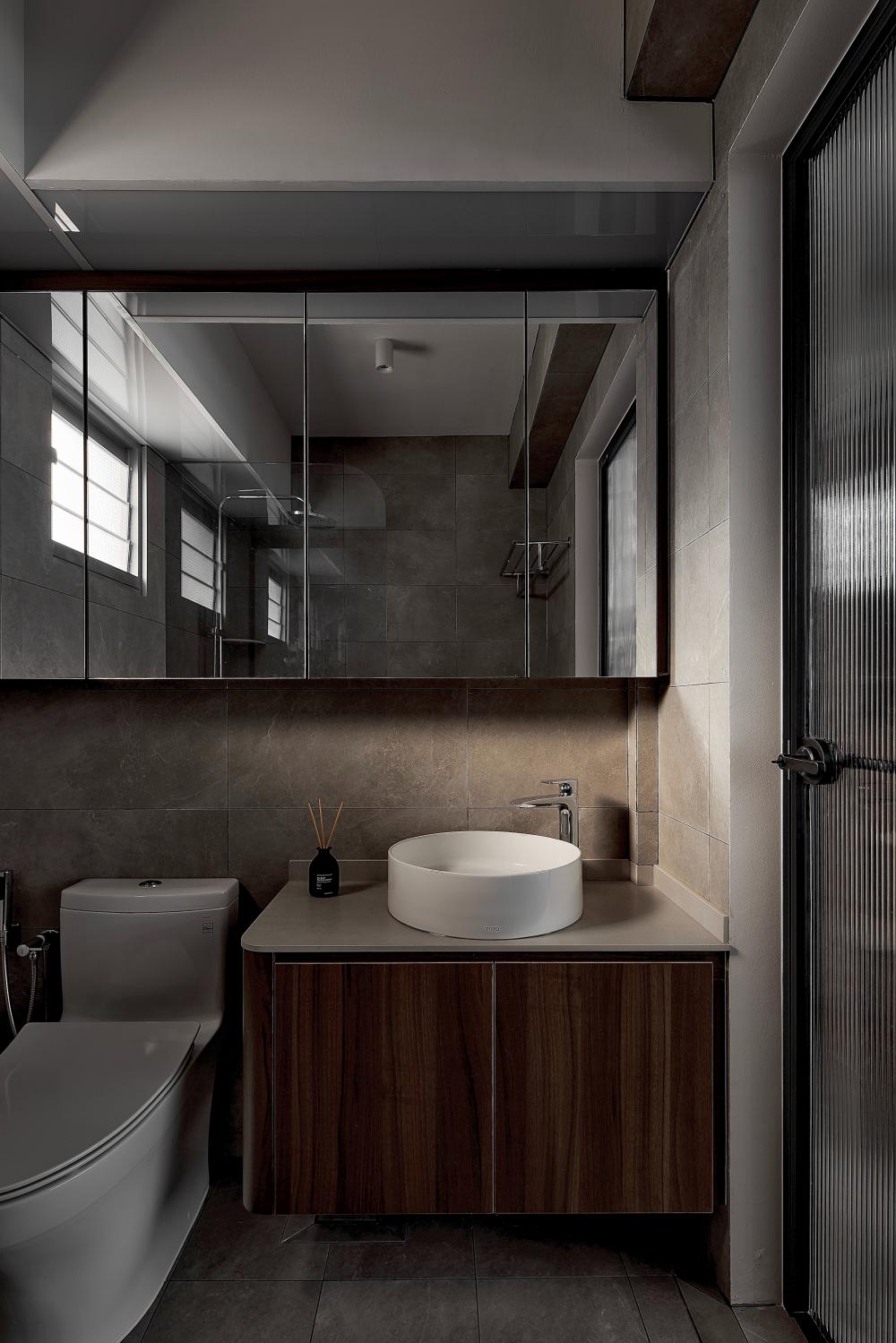 Modern Bathroom with Mirror and Shower Screen
