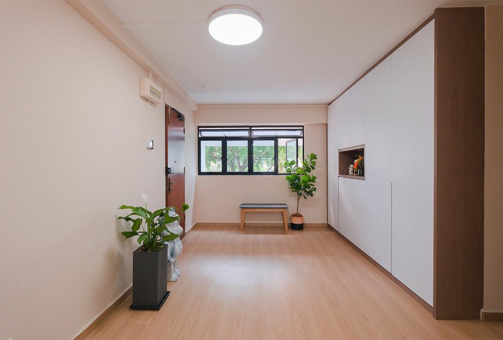 Scandinavian Entryway with Mirror and Seating Bench