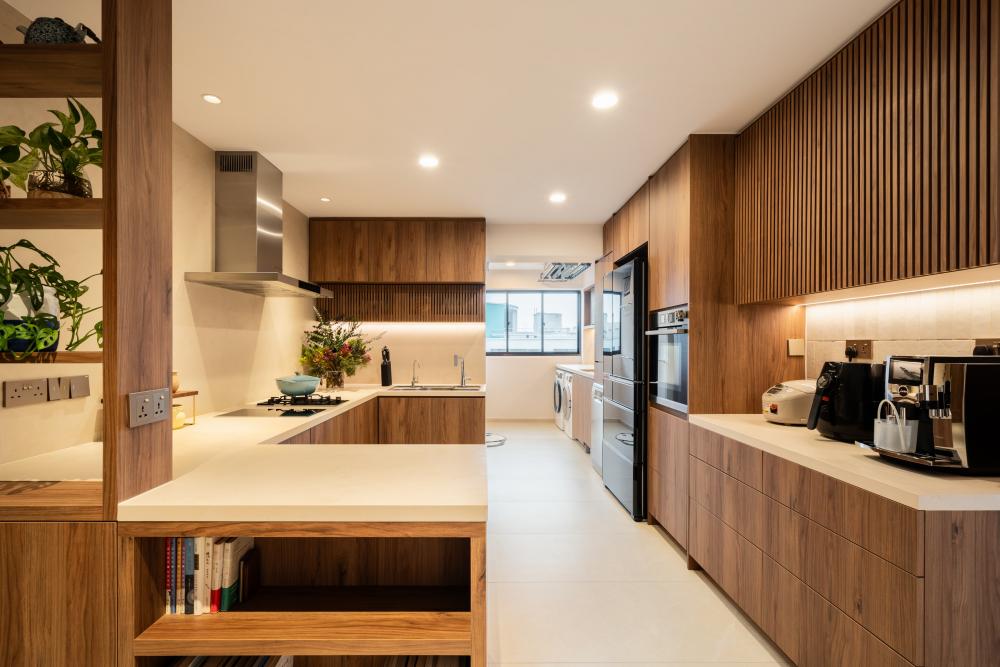 Contemporary Kitchen with Countertop and Vinyl Flooring