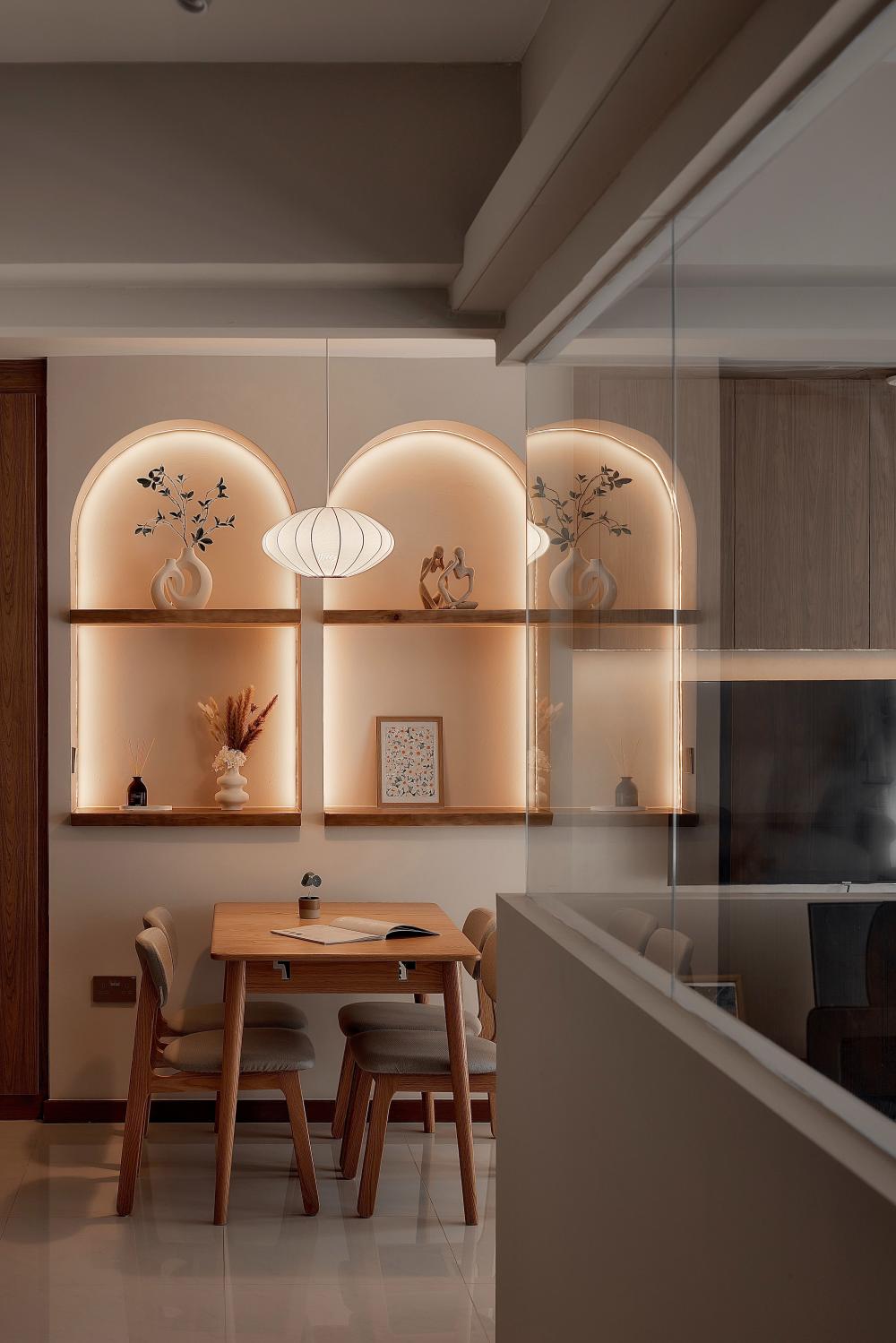 Modern Dining Room with Dining Table and Dining Chairs