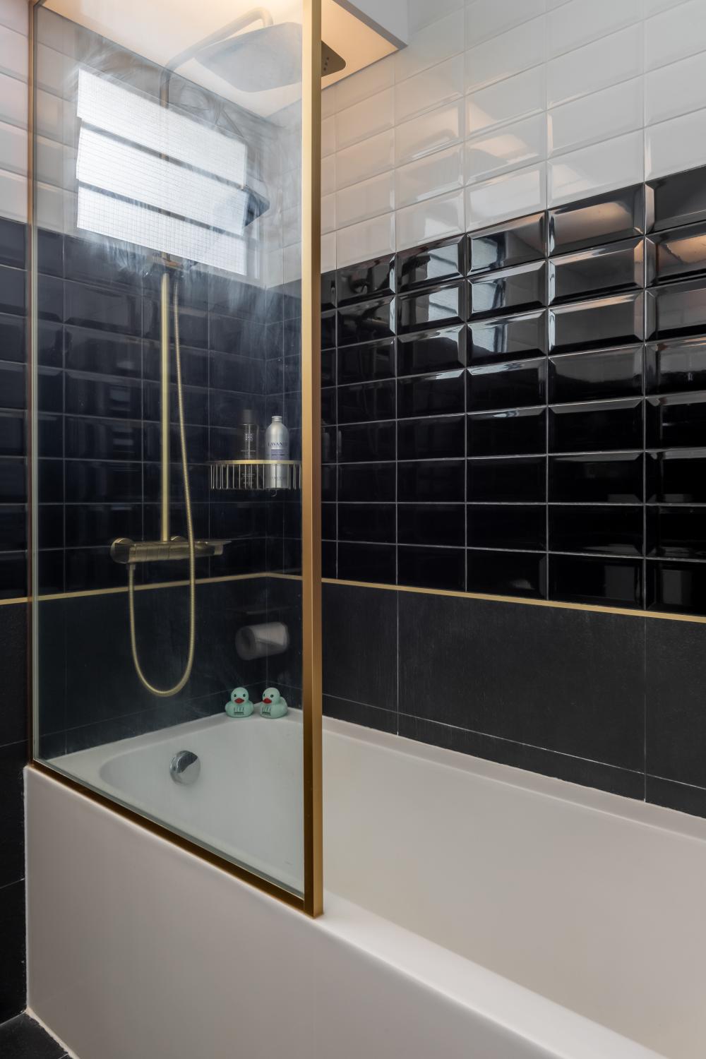Minimalist Bathroom with Marble Floor and Bathtub