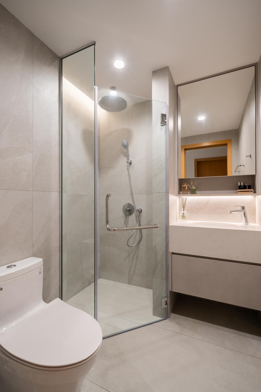 Modern Bathroom with Bathroom Sinks and Bathroom Accessories