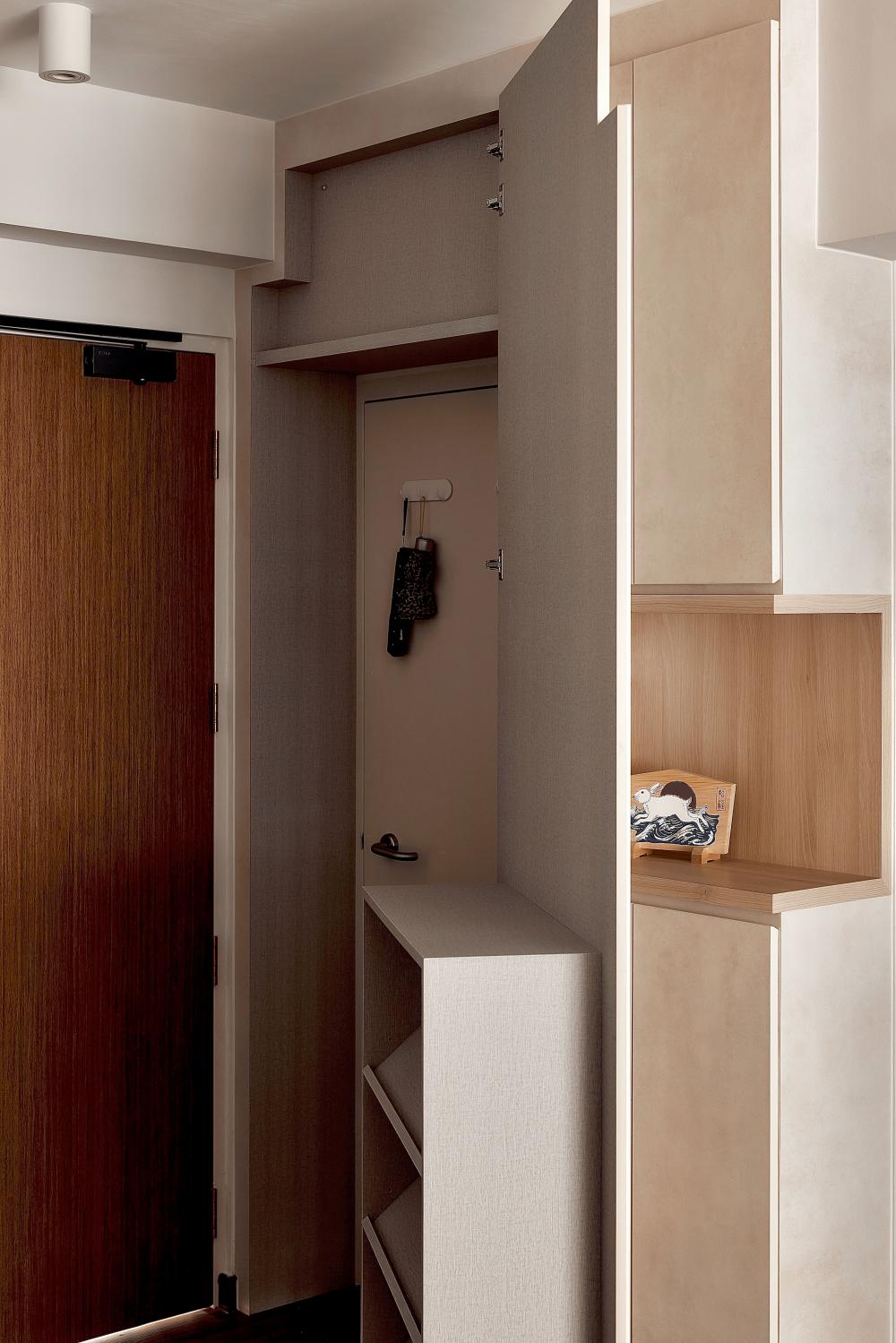 Scandinavian Entryway with Shoe Rack and Small Storage