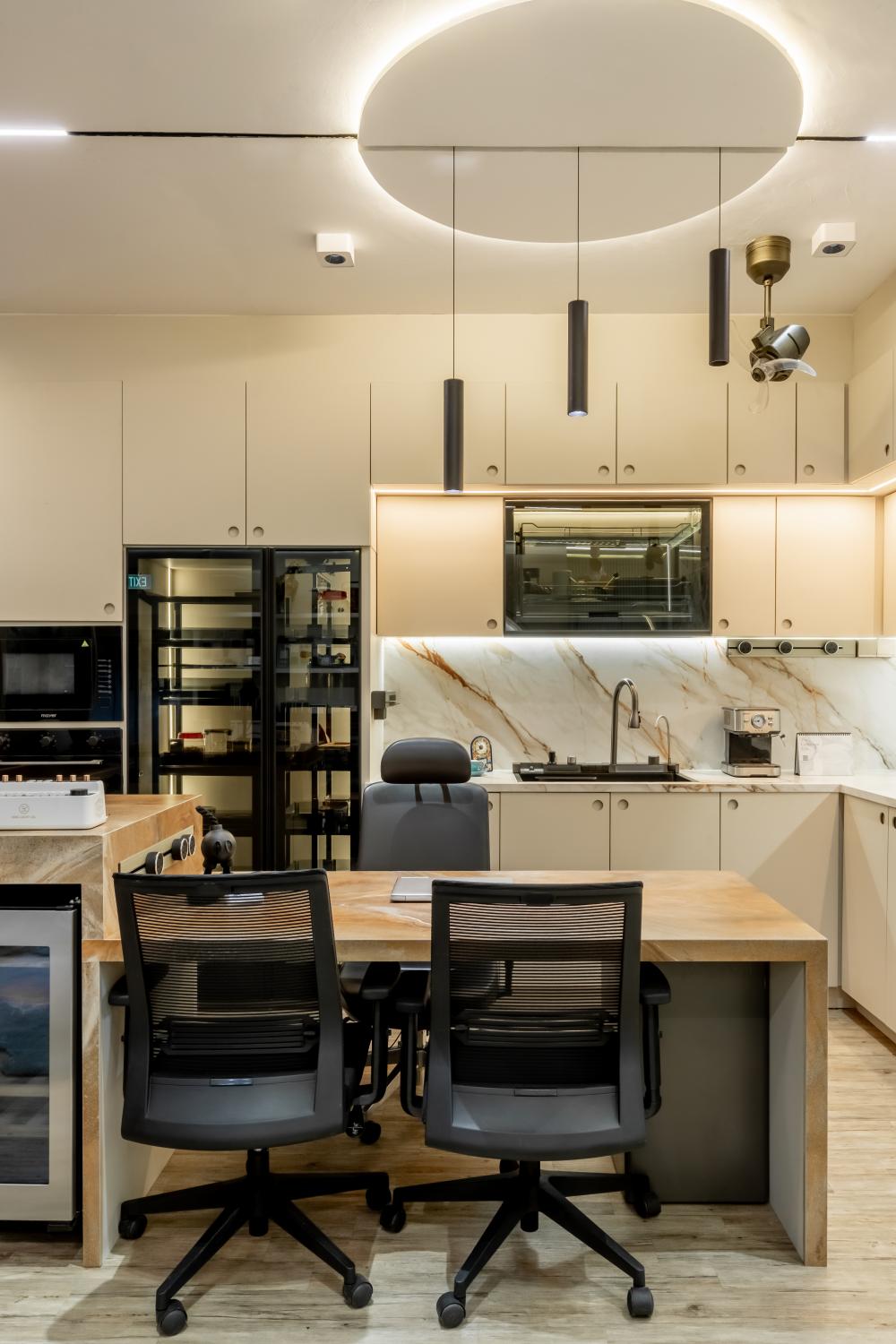 Contemporary Kitchen with Countertop and Kitchen Island