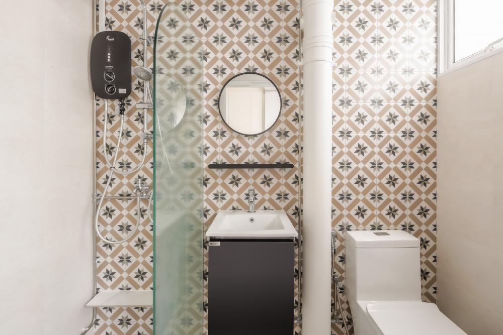 Scandinavian Bathroom with Homogeneous Tiles and Mirror