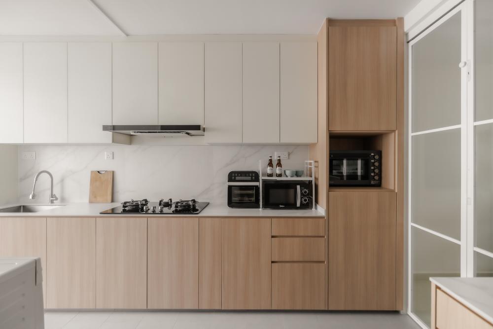Scandinavian Kitchen with Countertop and Homogeneous Tiles