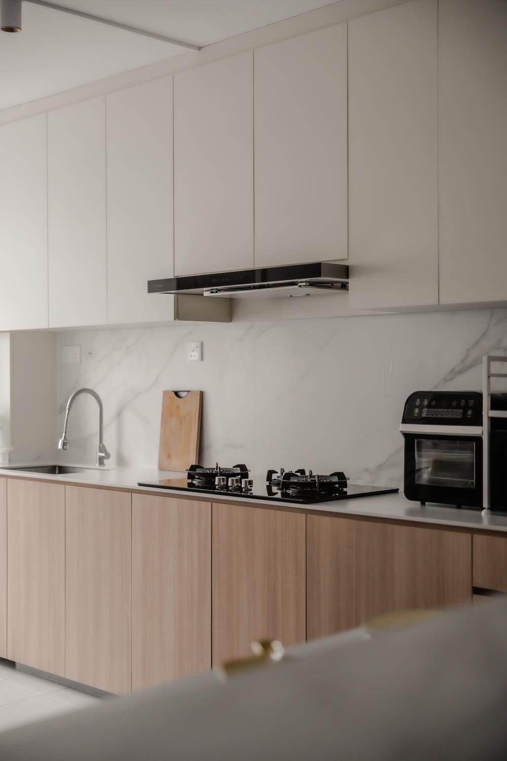 Scandinavian Kitchen with Countertop and Homogeneous Tiles