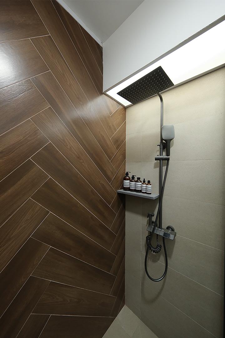 Minimalist Bathroom with Cement Floor and Mirror