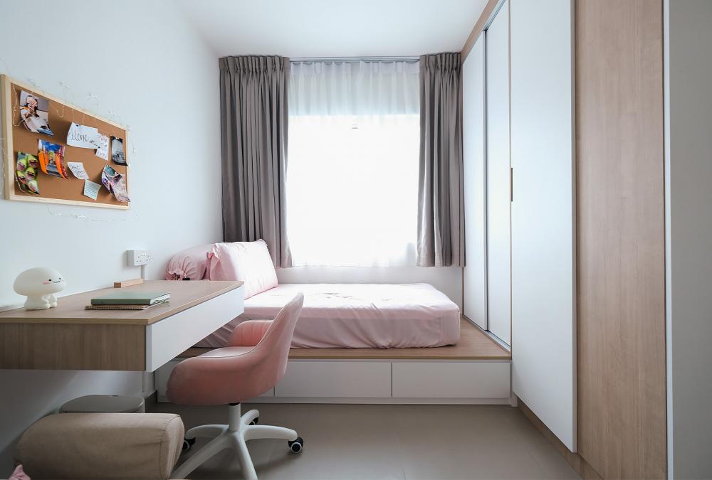 Scandinavian Bedroom with Closet and Bedroom Dresser