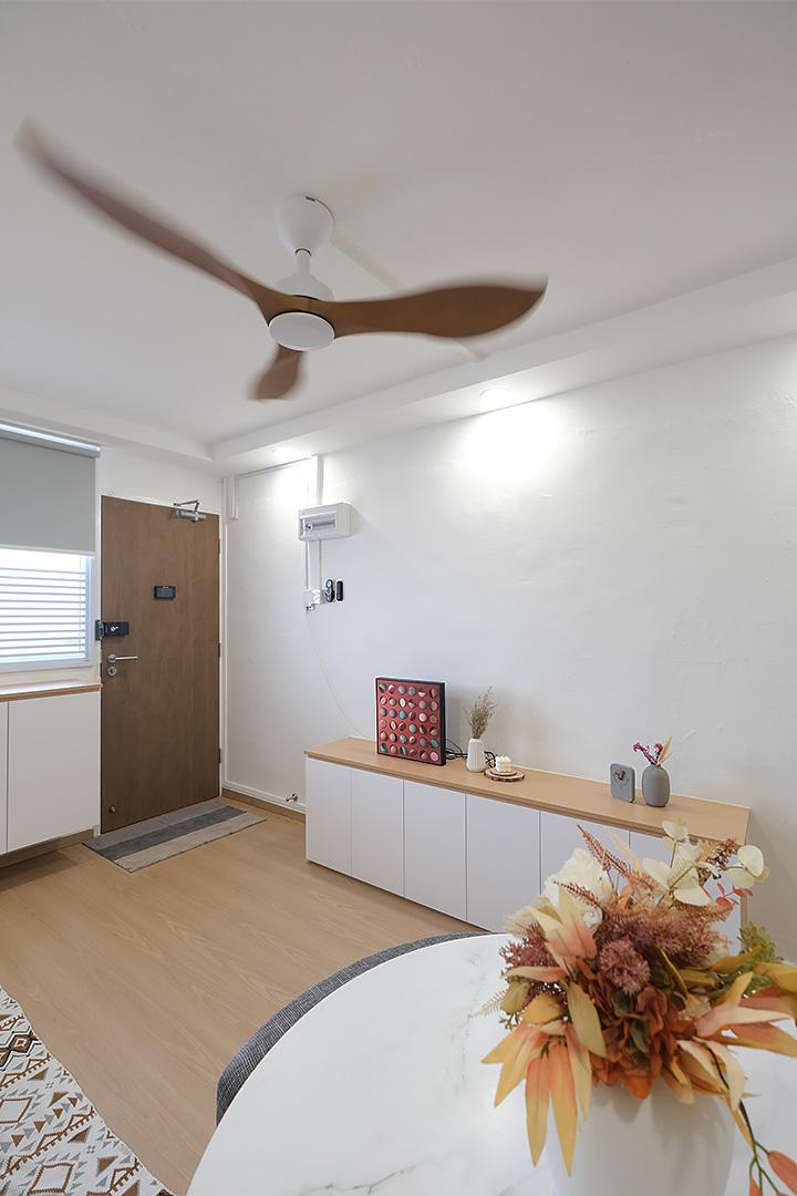 Scandinavian Entryway with Mirror and Seating Bench