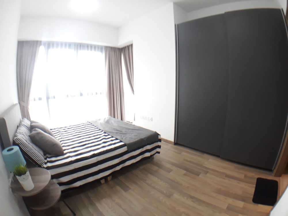 Minimalist Bedroom with Vinyl Flooring and Wardrobe