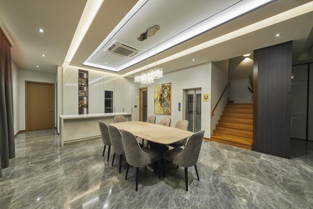 Scandinavian Dining Room with Cove Lighting and Dining Table