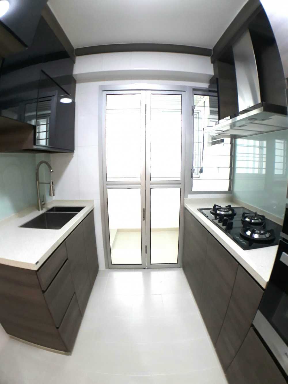 Contemporary Kitchen with Countertop and Homogeneous Tiles