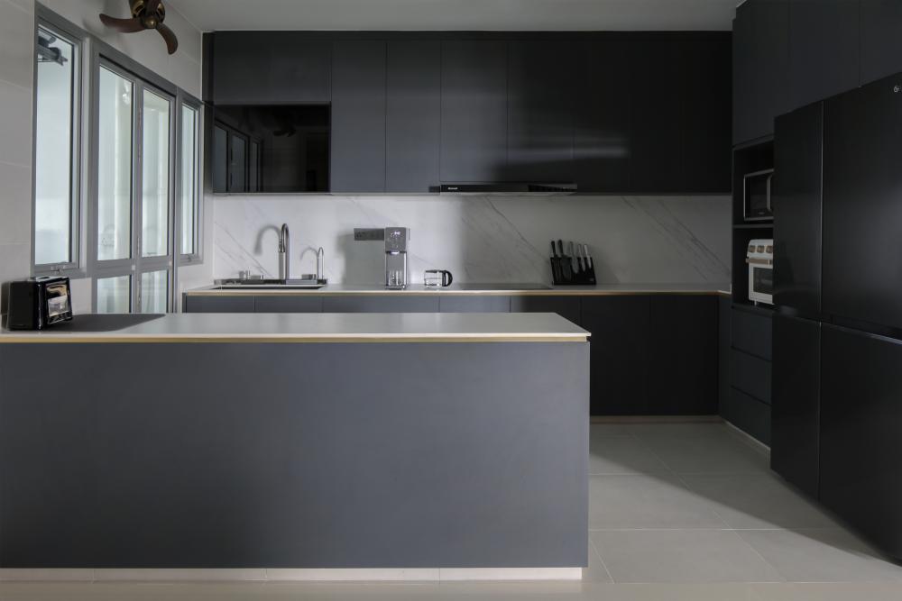 Modern Kitchen with Countertop and Homogeneous Tiles