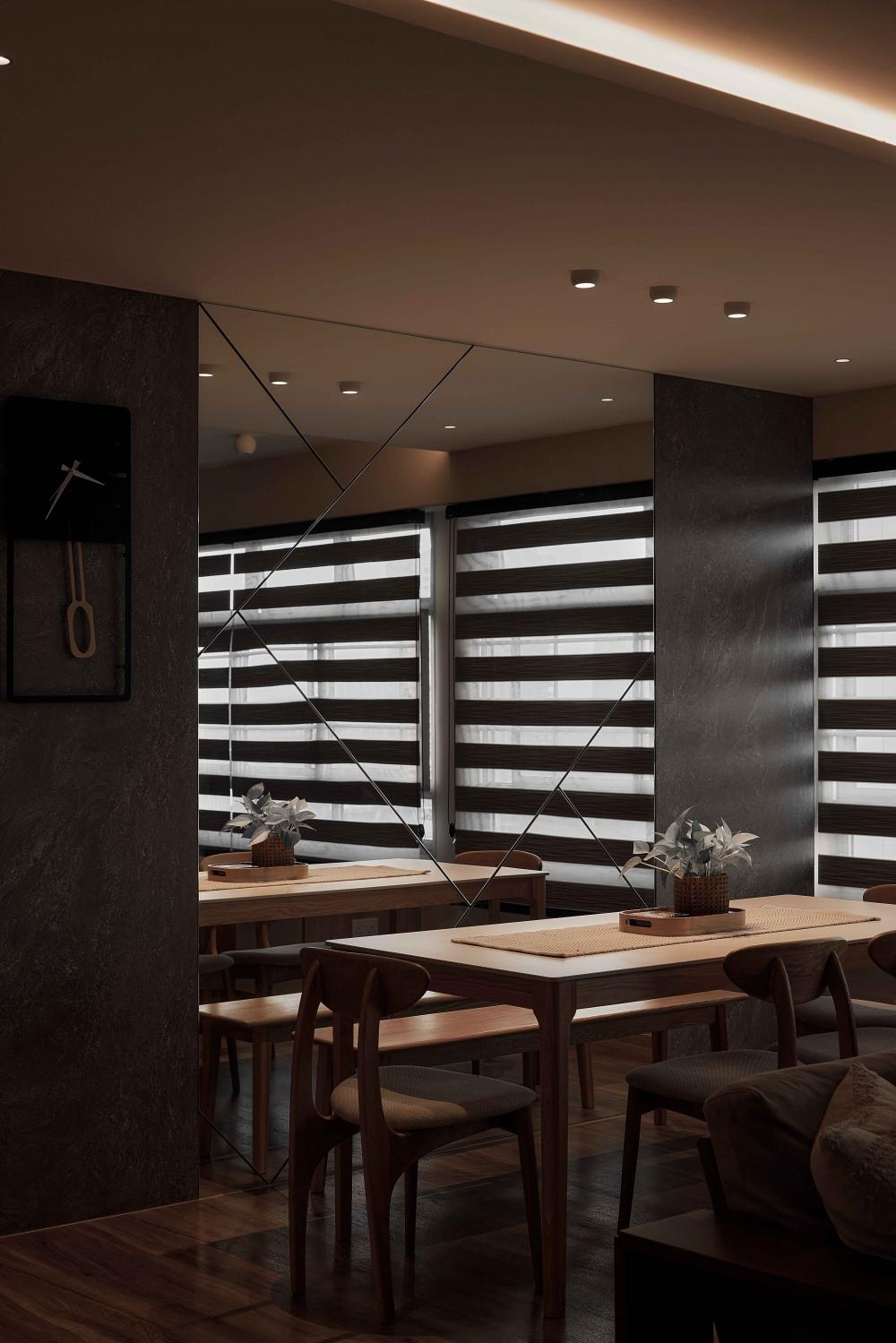 Scandinavian Dining Room with Cove Lighting and Dining Table
