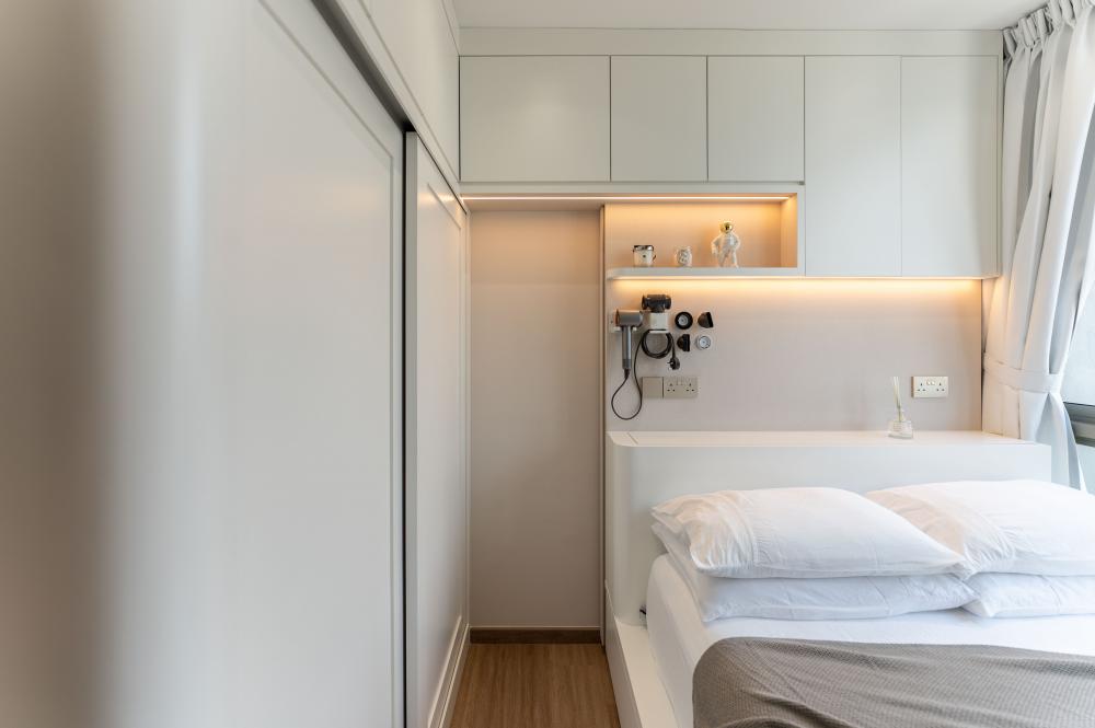 Modern Bedroom with Wardrobe and Sliding Wardrobe