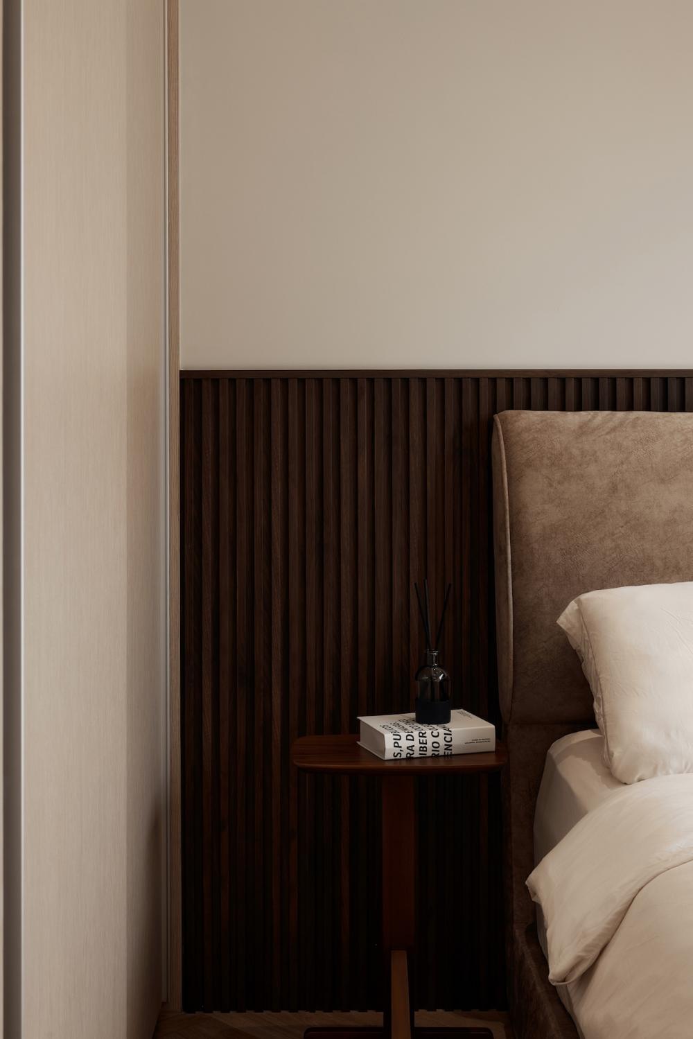 Modern Bedroom with Platform Bed and Wardrobe